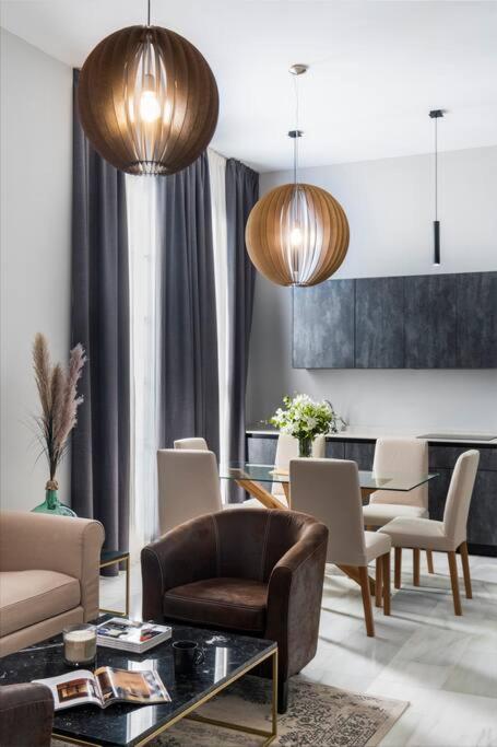 San Buenaventura Apartment 13 เซบีญา ภายนอก รูปภาพ